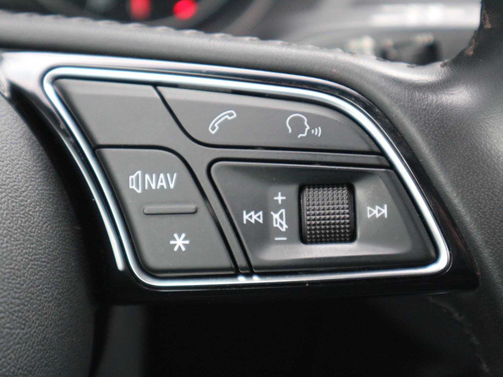 Audi - Q2 30 TFSI Sport /LED/AHK/el.Klappe/Navi_7