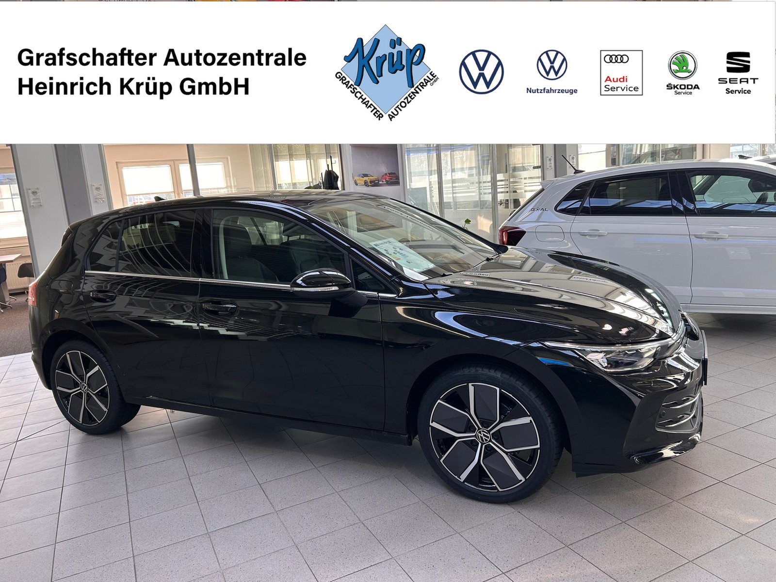 VW - Golf VIII 1,5 TSI Style LED Navi AHK Pano_1