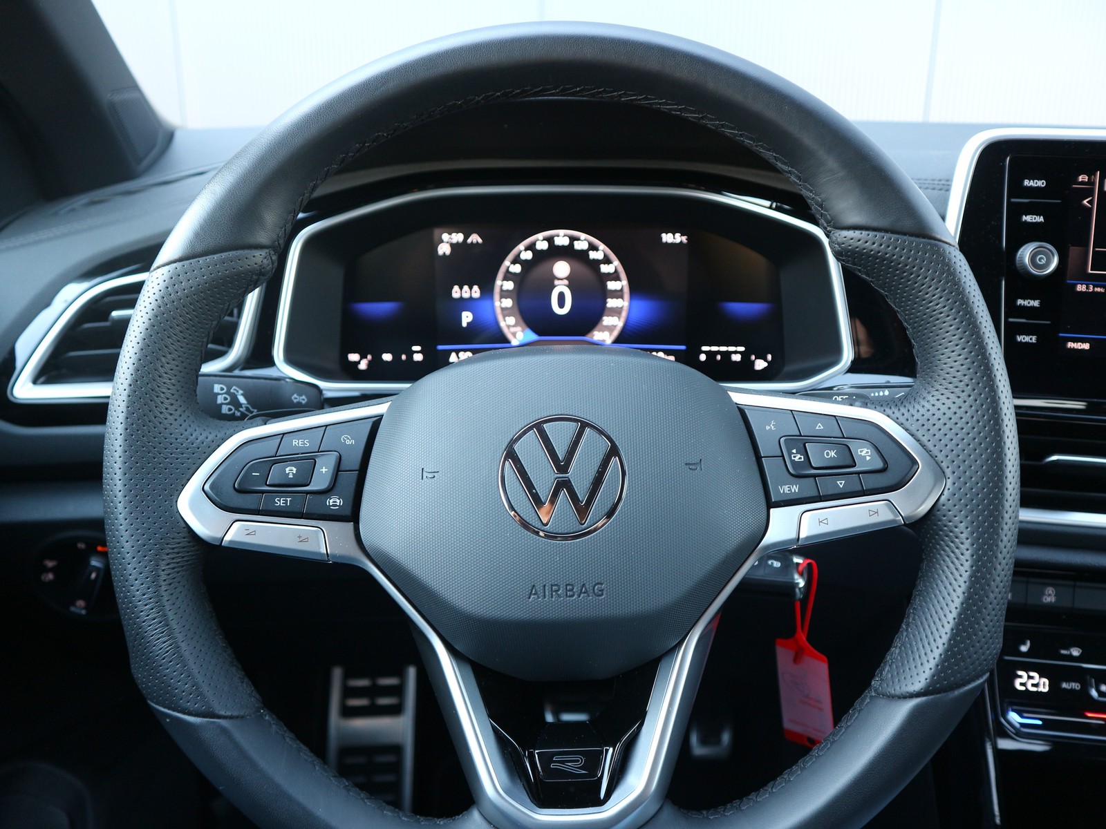 VW - T-Roc 1.5 TSI DSG R-Line NAVI+LED+ACC+KAMERA+AHK_3