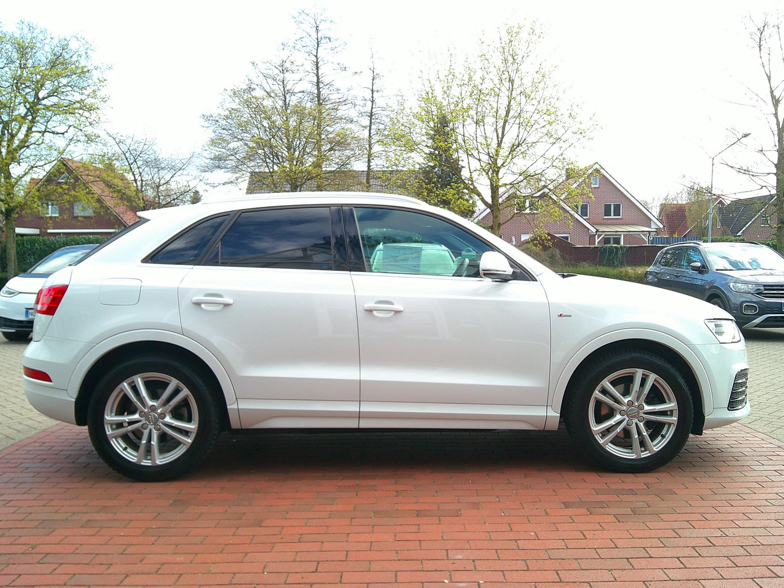 Audi - Q3 2.0 TDI DSG  S-Line quattro SiHz+PDC+NAVI+AHK_17
