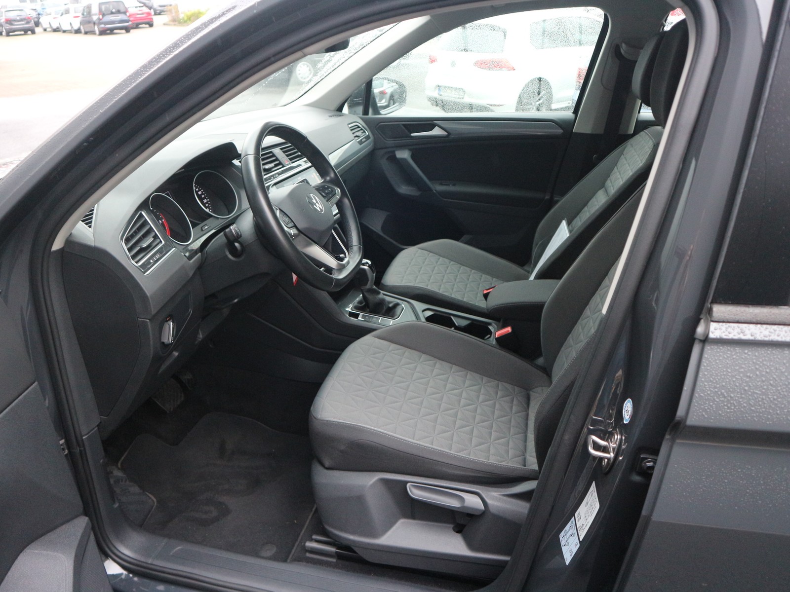 VW - Tiguan 2,0 TDI Life LED Navi AHK_21