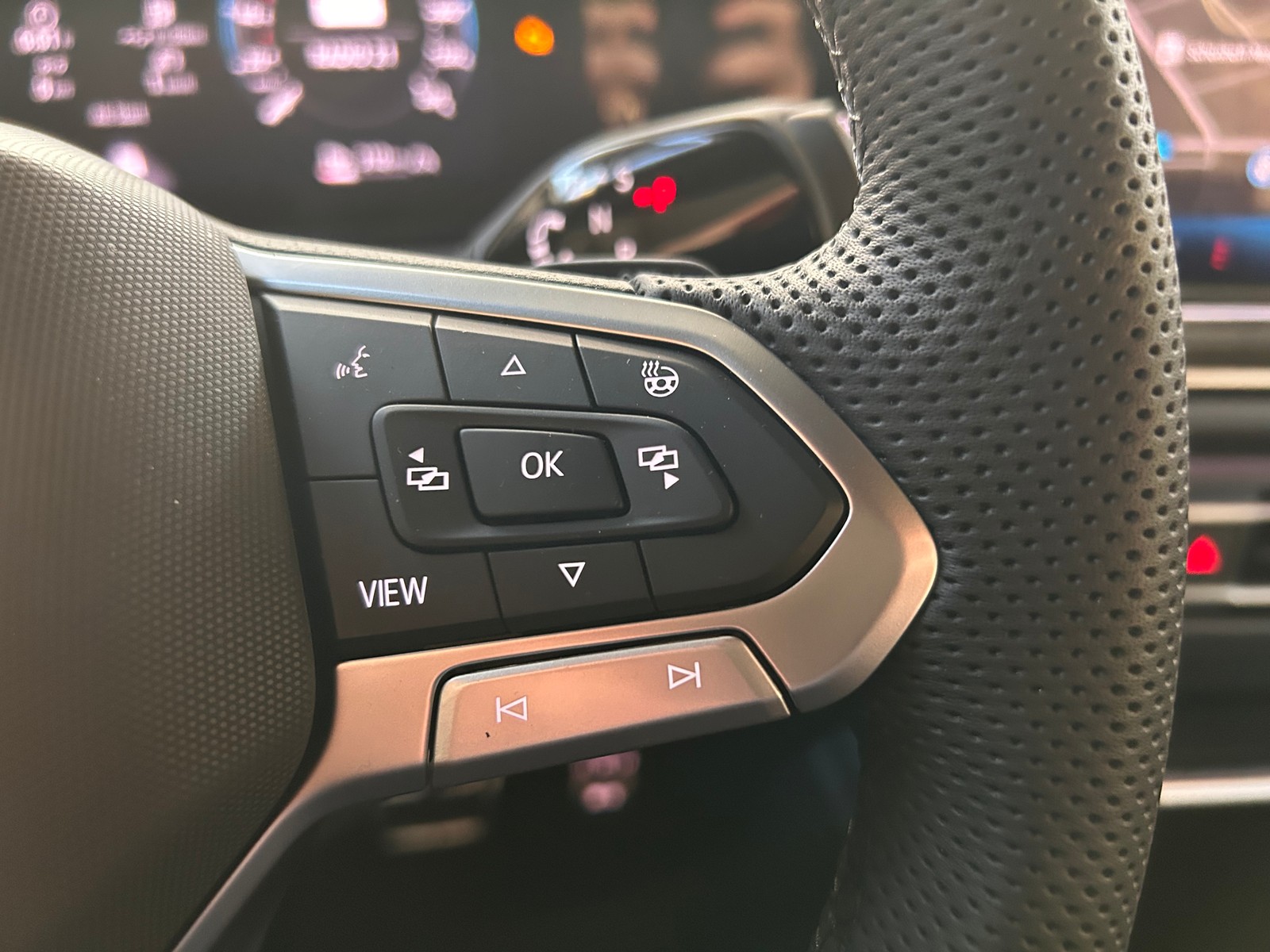 VW - Tiguan 2,0 TDI R-Line AHK NAVI LED_7