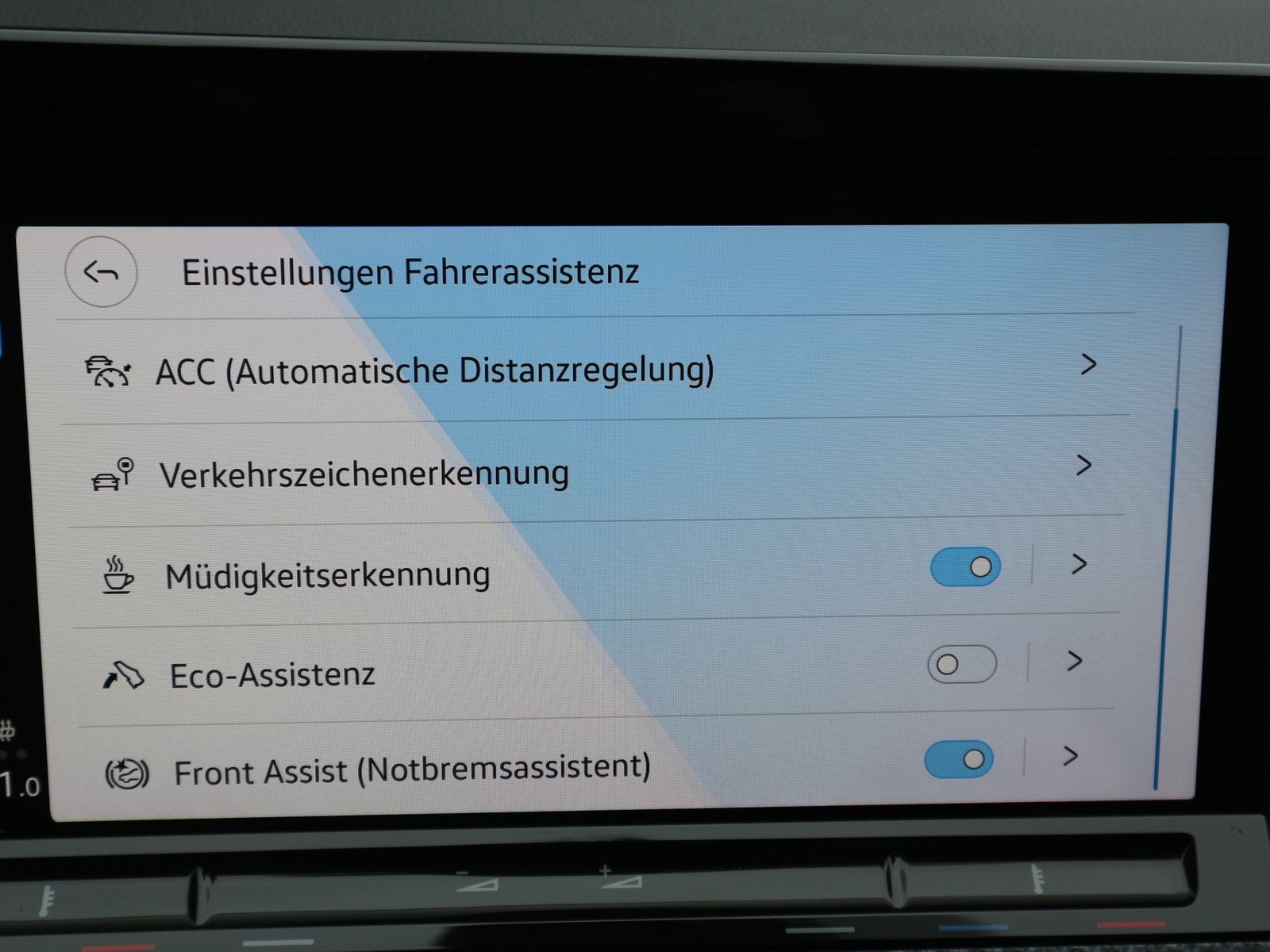VW - Golf VIII 1,0 eTSI United LED Navi Lane Assist_8 VW - Golf VIII 1,0 eTSI United LED Navi Lane Assist_8