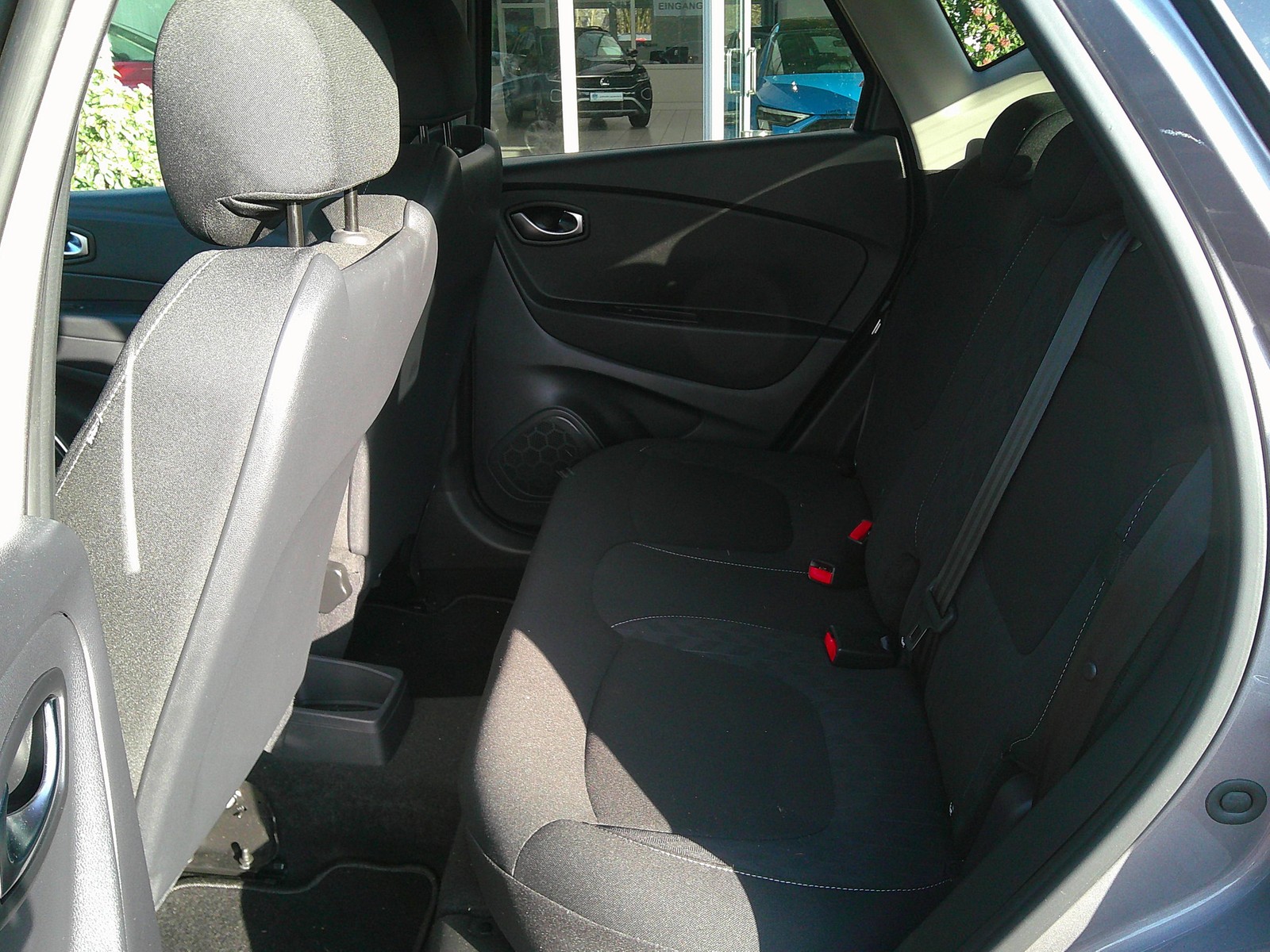 Renault - Captur 0.9 TCe  Limited Tempomat+PDC+Keyless+AHK_7