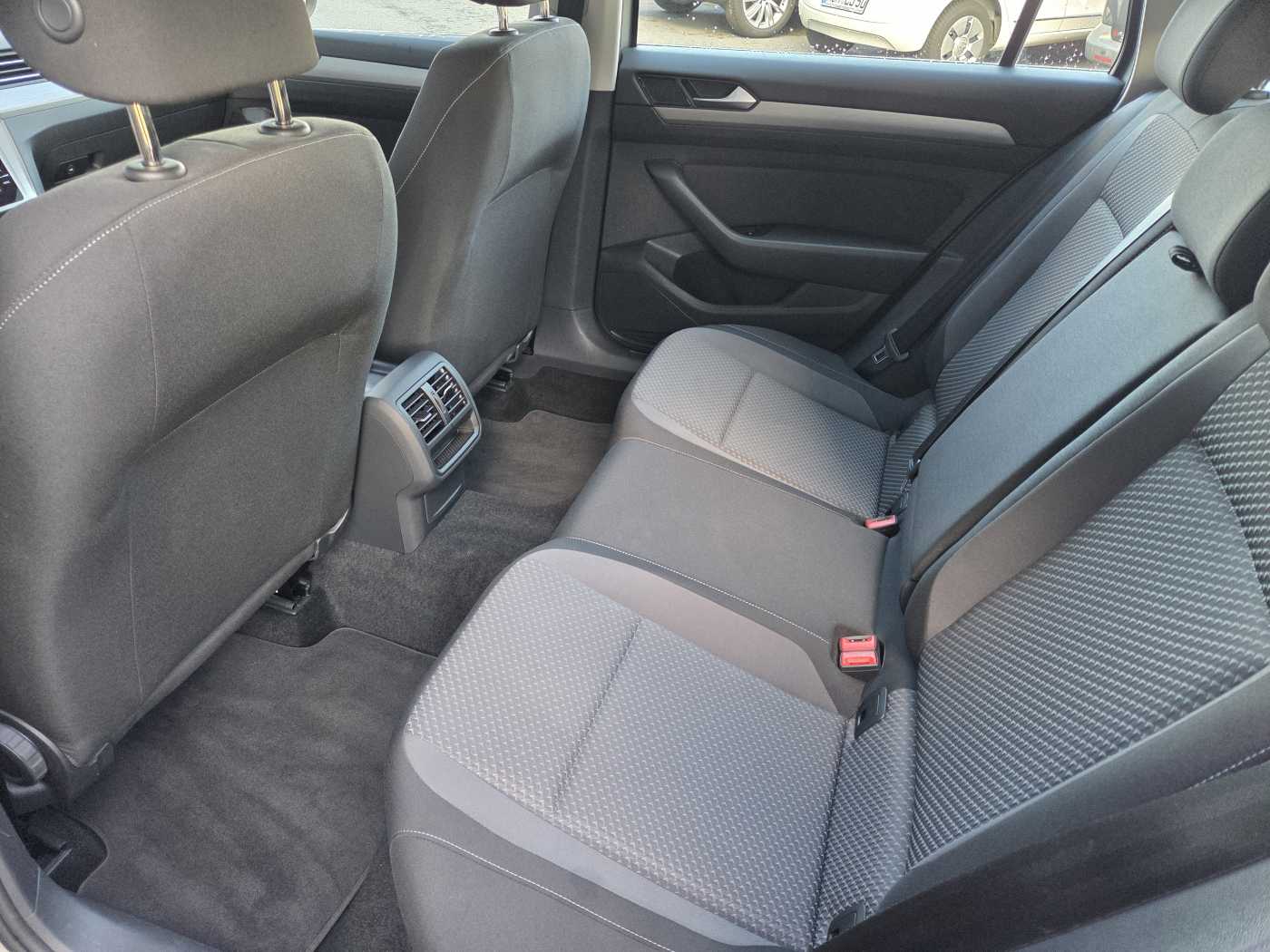 VW - Passat Variant 2.0 TDI 110KW DSG+ACC+KAM+APP_6