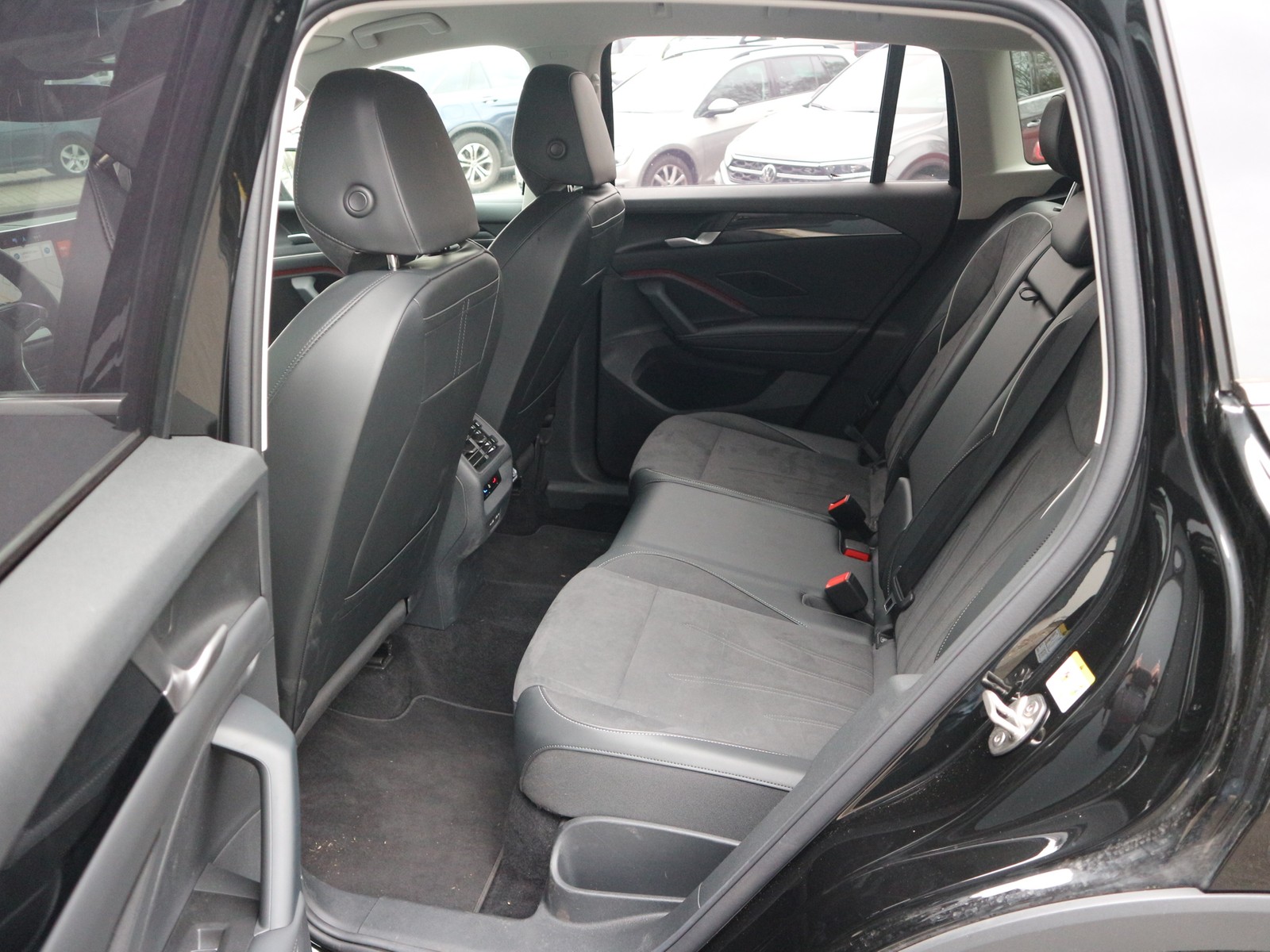 VW - Tiguan 2,0 TDI Elegance +LED+Navi+AHK+Kamera_21