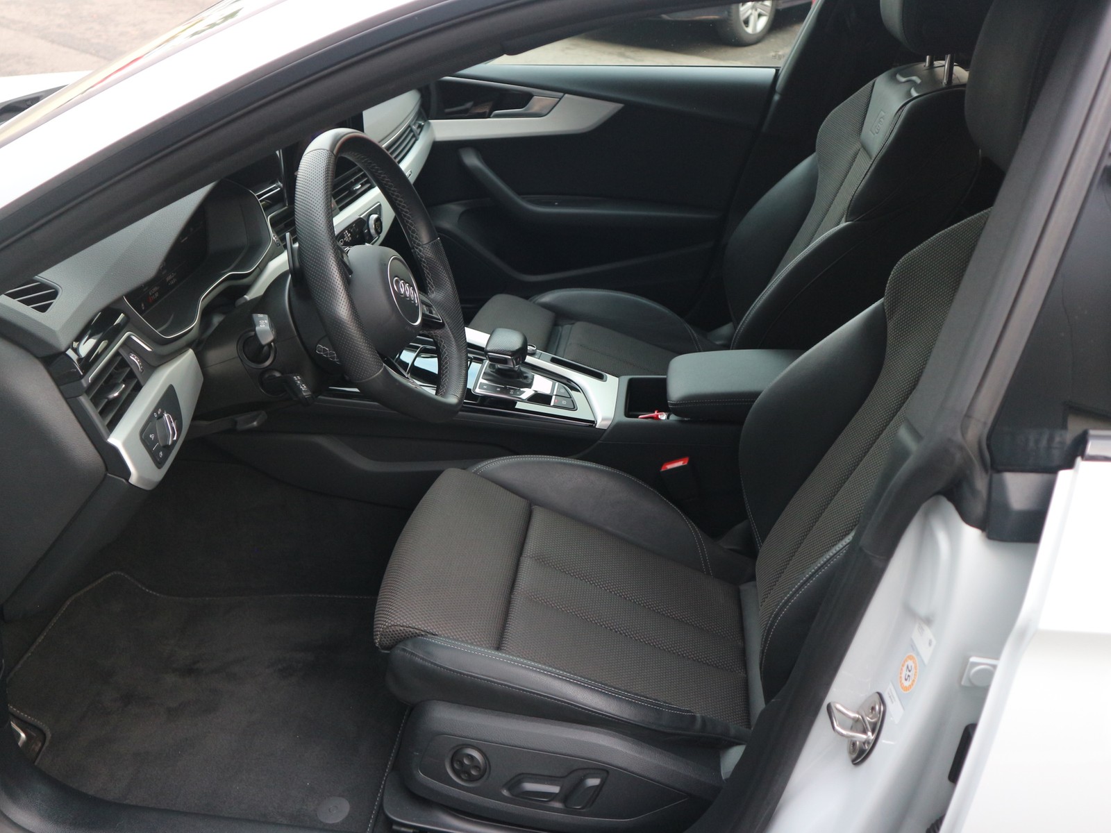 Fahrzeugbild_2 Fahrzeugbild_2