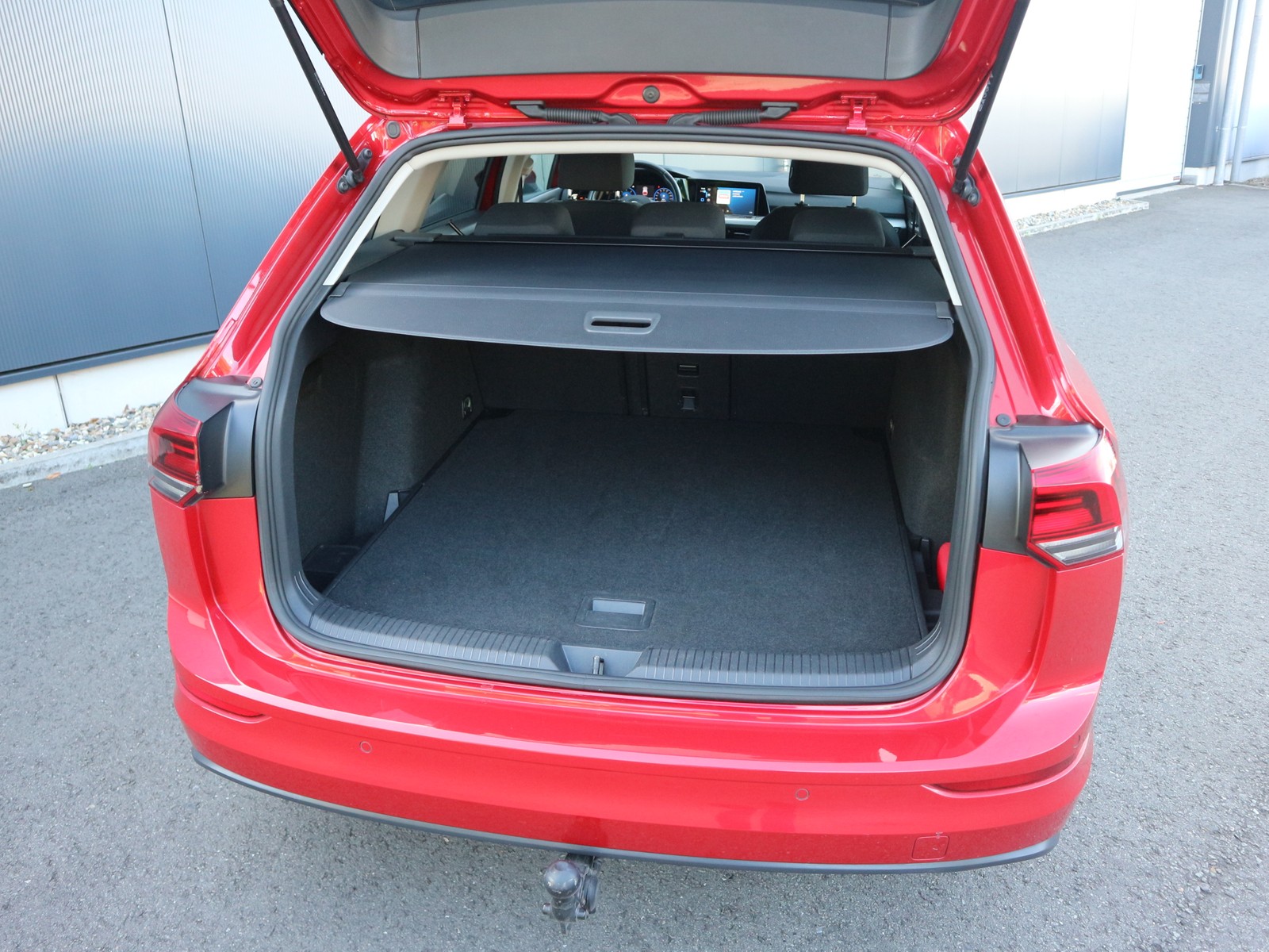 VW - Golf VIII Variant Life LED Navi AHK_18