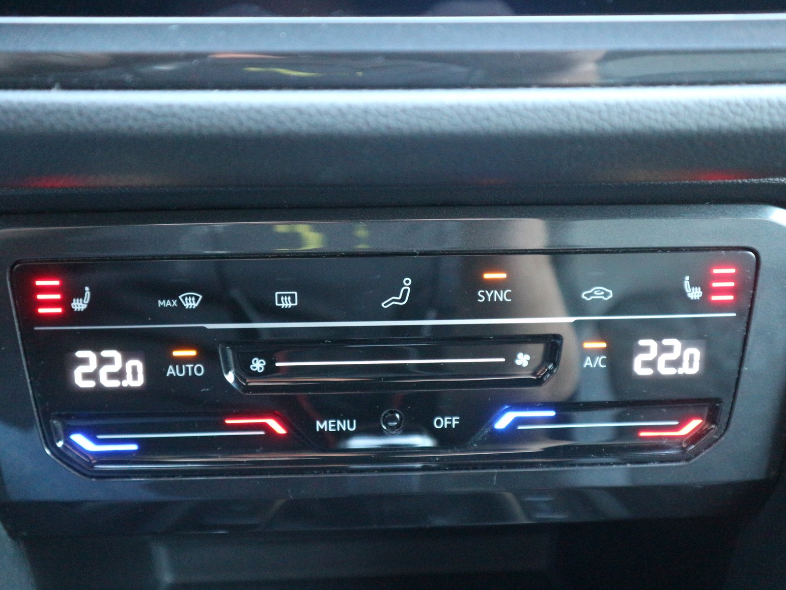 VW - Tiguan 2,0 TDI R-Line Black 4M /Matrix/AHK/KAM_10