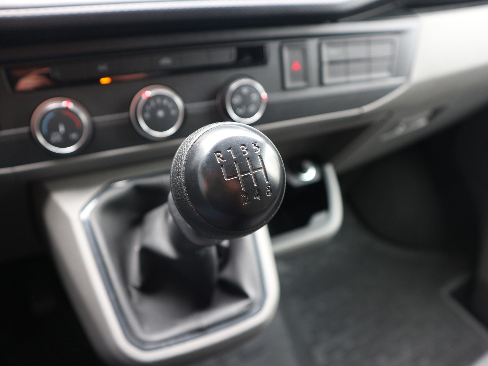 VW - T6.1 Transporter Kasten Lang 110KW /AHK/NAVI/APP/PDC_8