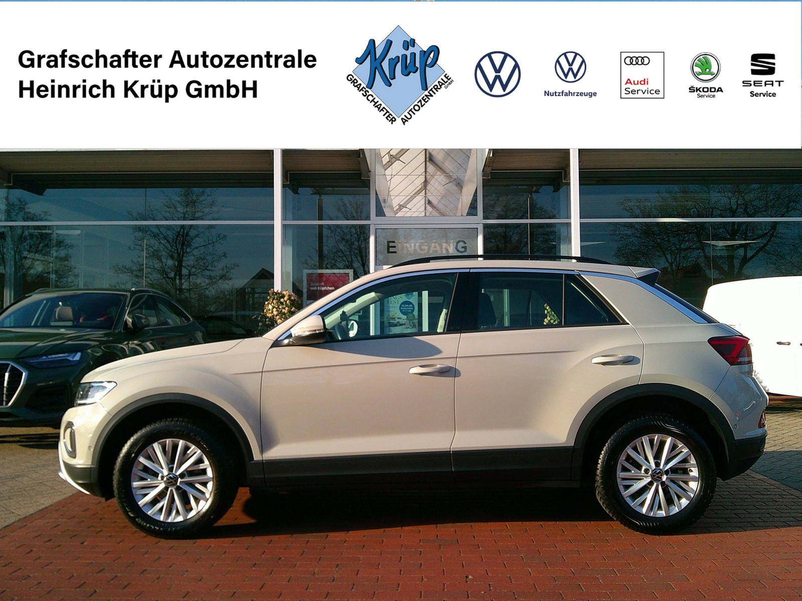 VW - T-Roc 1.5 TSI DSG Life Si.-Hzg.+NAVI+PDC+LED+AHK_1