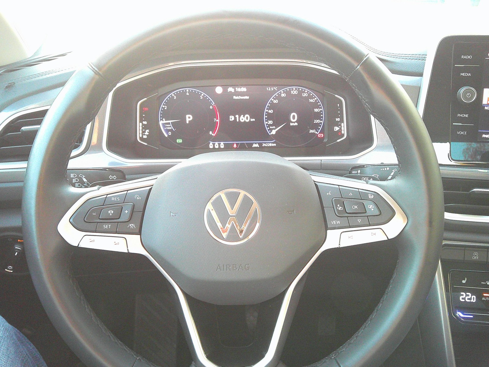 VW - T-Roc 1,5 TSI Style DSG, Kamera, keyless_3