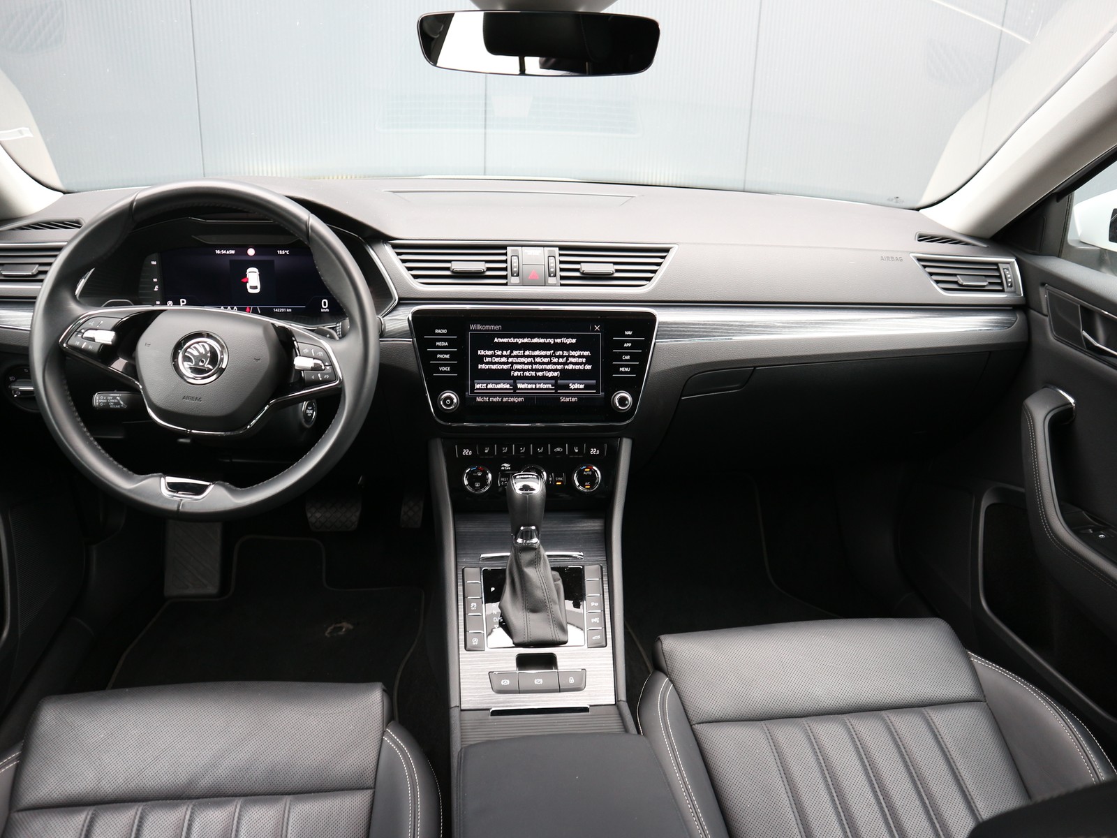 Skoda - Superb Combi 2.0 TDI DSG Premium Edition /AHK/LEDER/MASSAGE_30