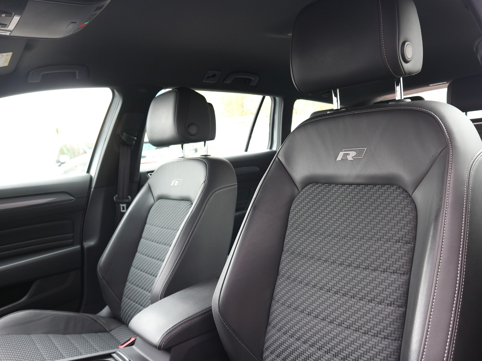 VW - Passat Variant 2.0 TDI DSG R Line /MATRIX/IQDRIVE/MASSAGE_28