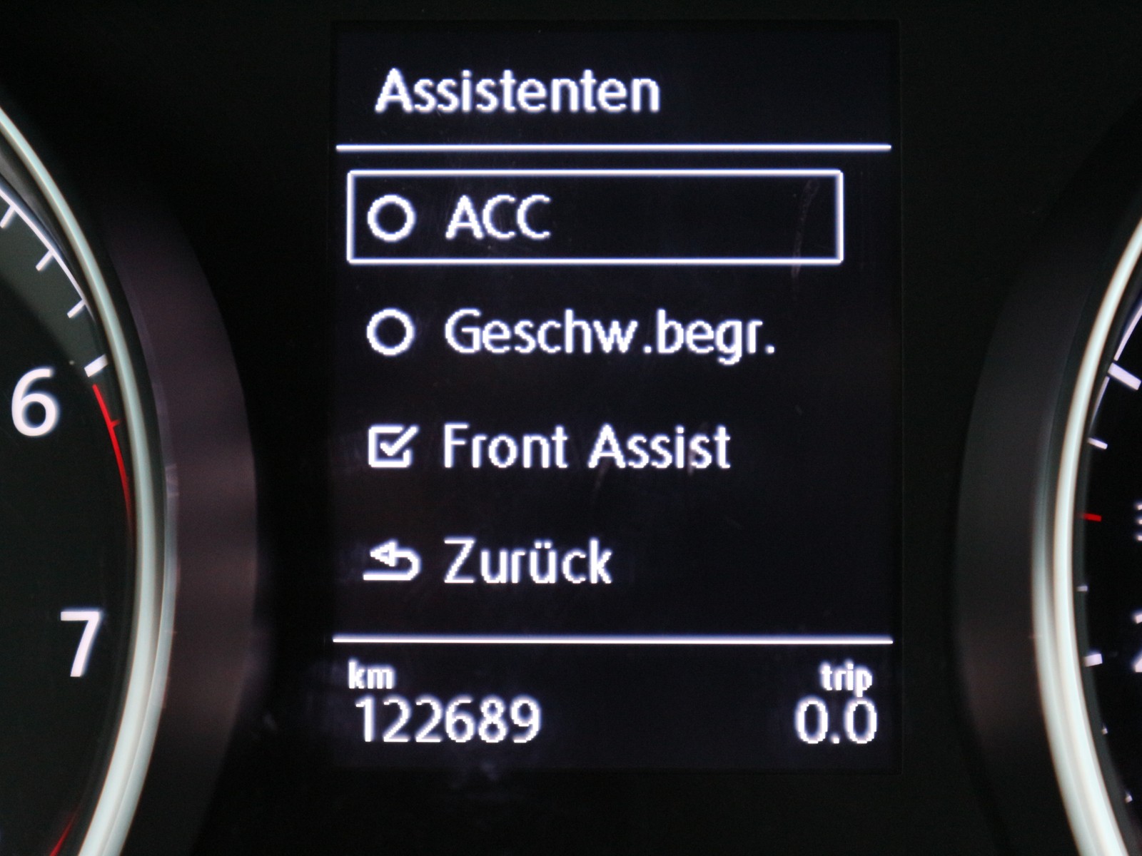 VW - Touran 1,5 TSI Comfortline Navi Kamera_2