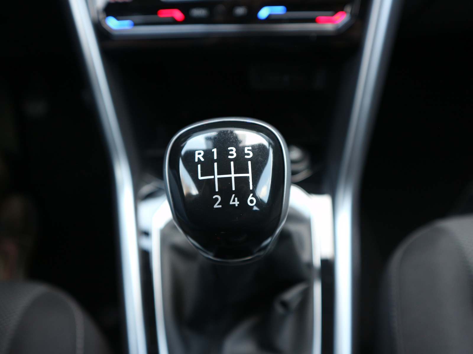 VW - T-Roc 1.0 TSI Life AHK/LED/Sitzheizung/APP_17