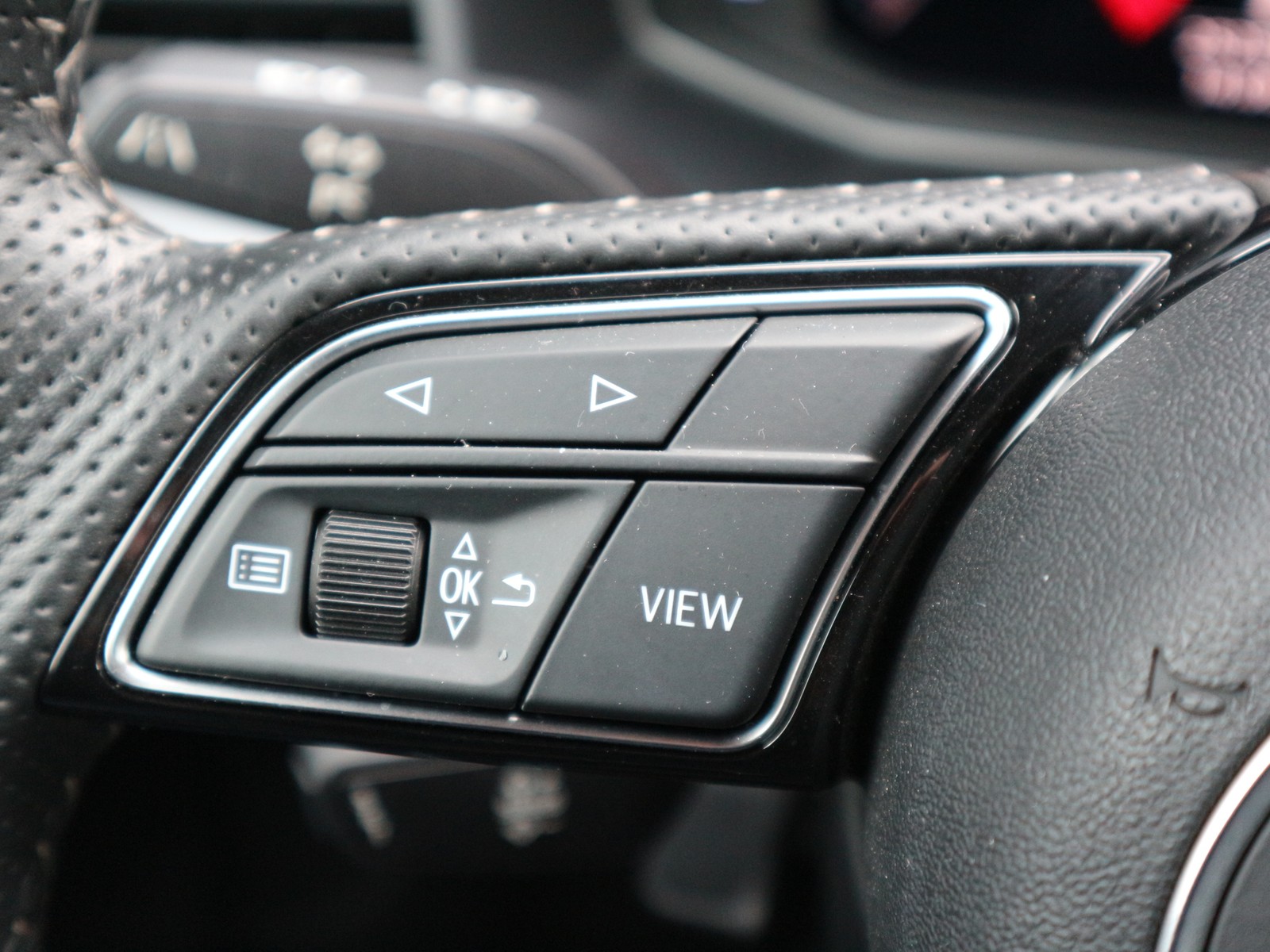 Audi - A1 30 TFSI Sportback S line +LED+Navi+VC+Shzg_4