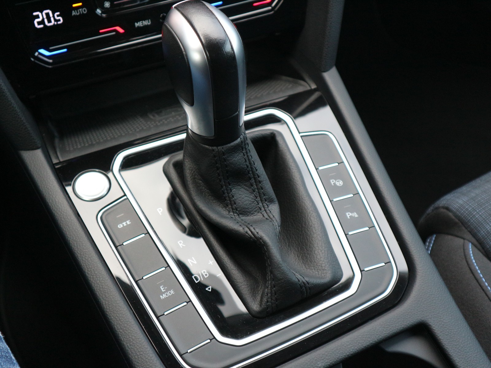 VW - Passat Variant GTE /Matrix/AHK/STDHZ/IQDRIVE_16