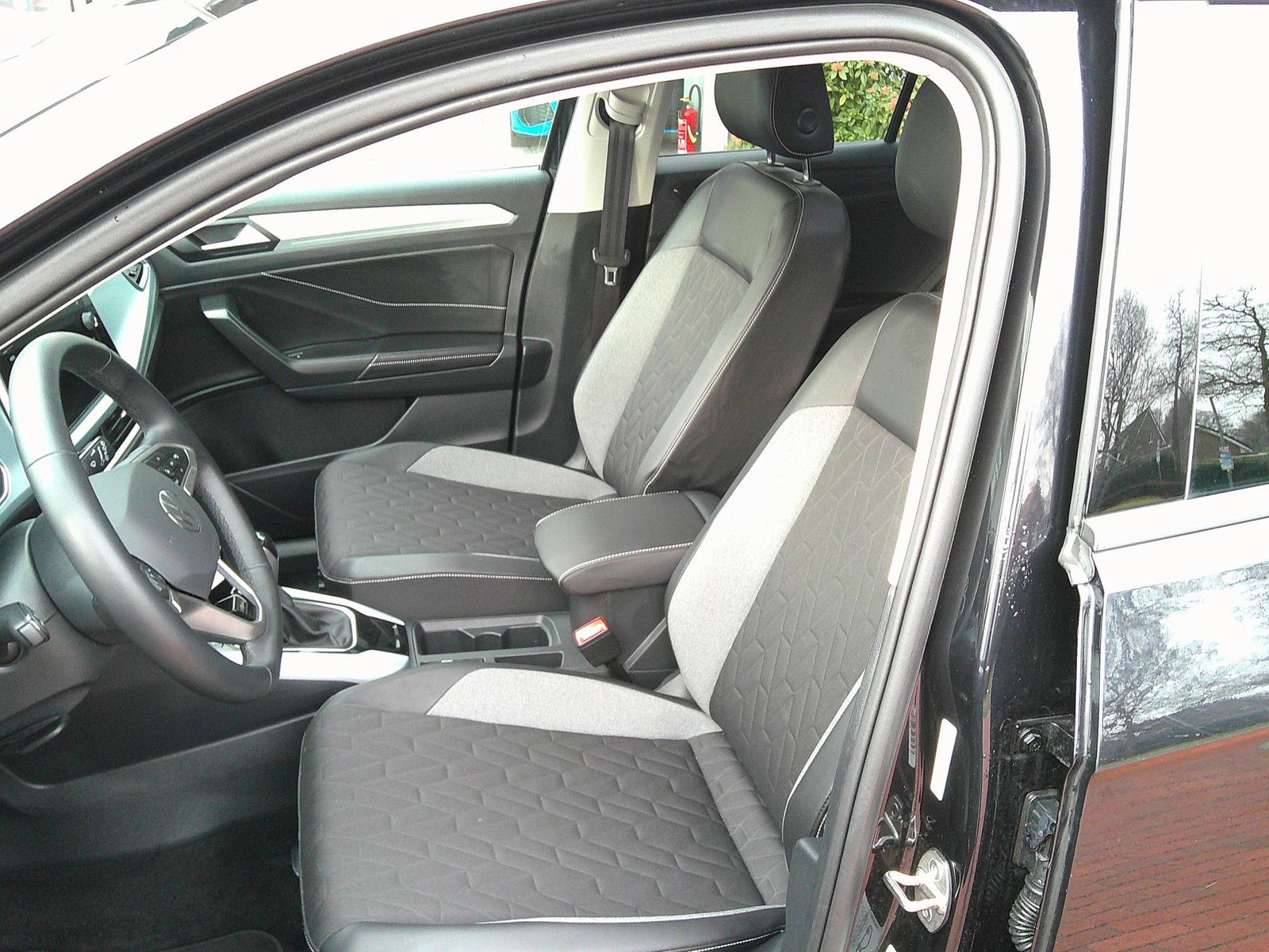 VW - T-Roc 2.0 TDI DSG Goal Kamera+Navi+LED+ACC+AHK_2