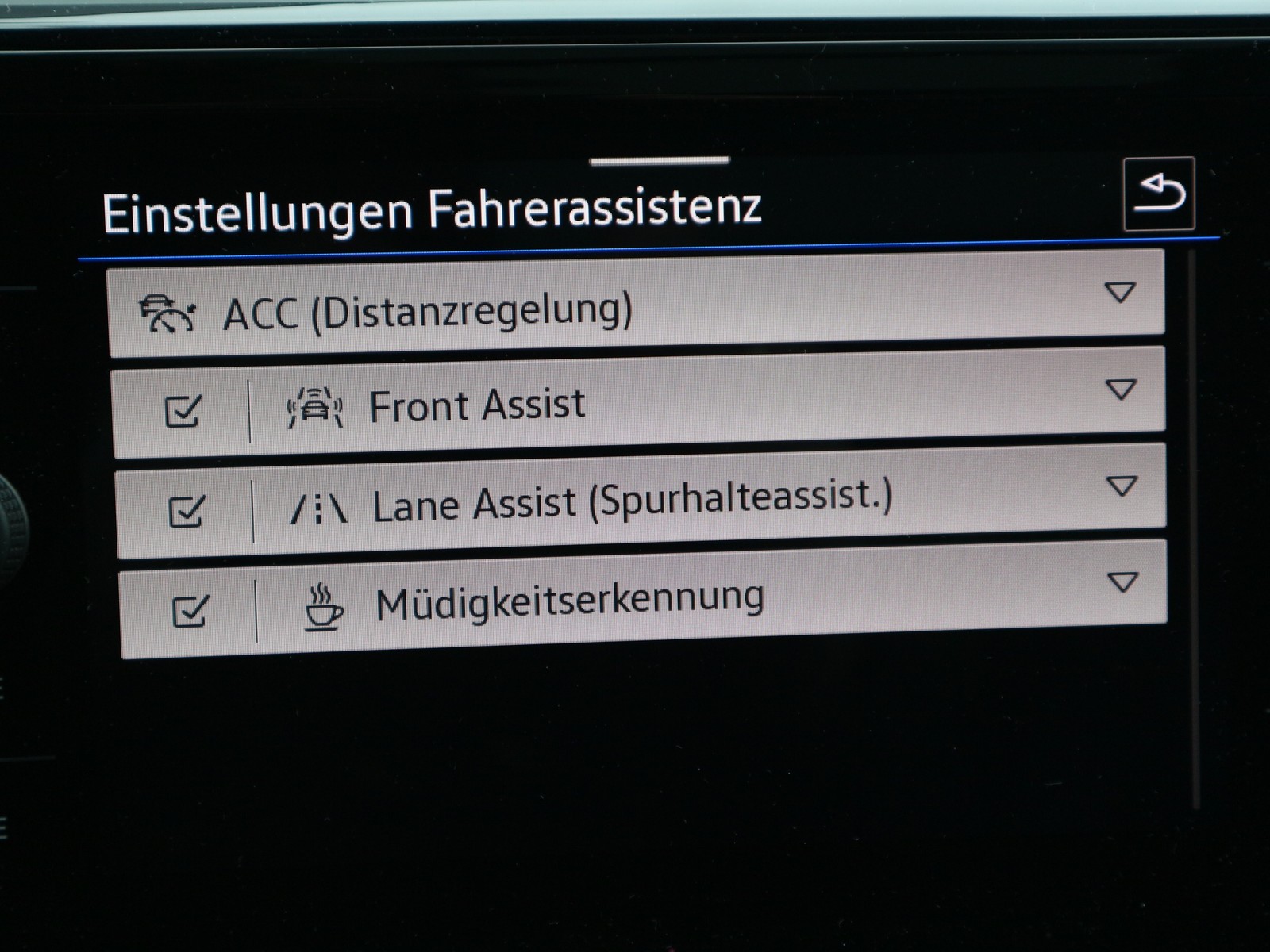 VW - T-Roc 2,0 TDI R-Line +Pano+AHK+DrivingSchool+_9