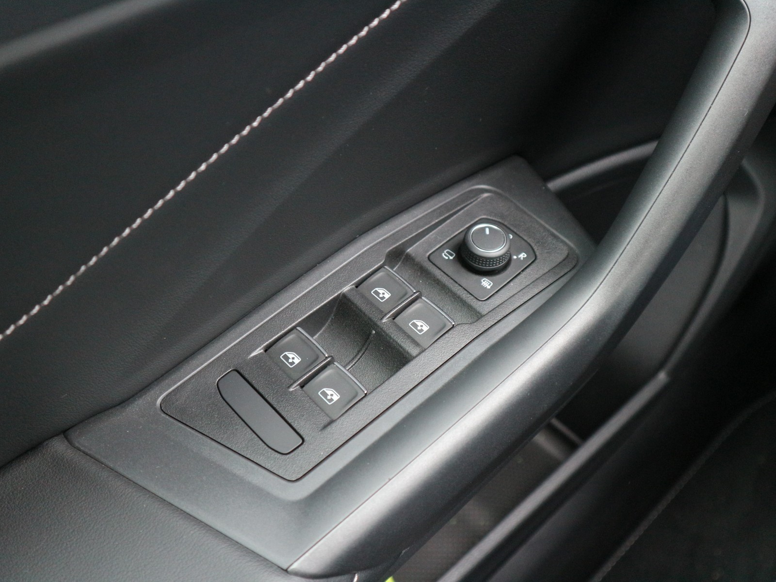 VW - T-Roc Cabrio R-Line +Matrix+Navi+BlackStyle+PaAs_16
