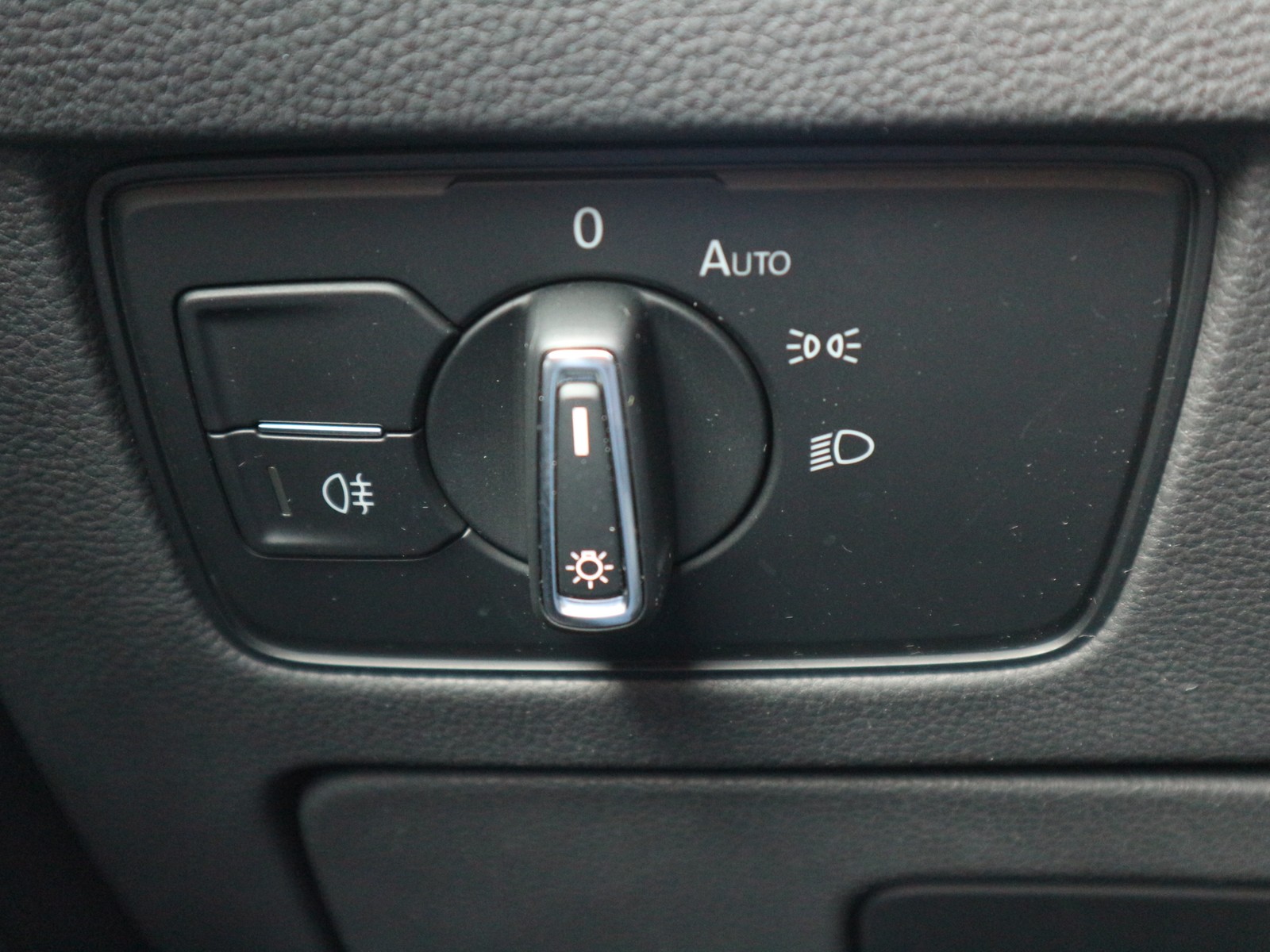VW - Passat Variant GTE /Matrix/AHK/STDHZ/IQDRIVE_17