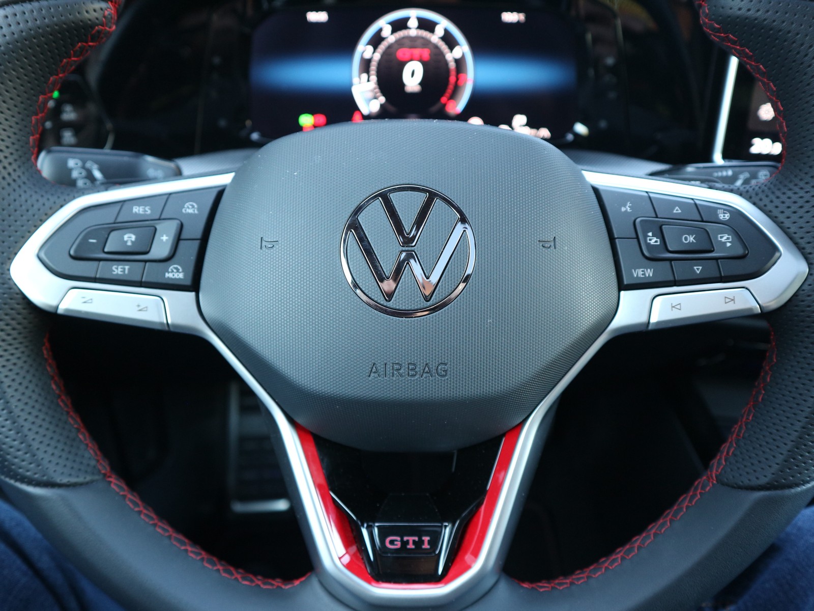 VW - Golf VIII 2,0 TSI GTI +Navi+Pano+HuD+Kamera+LED+_4