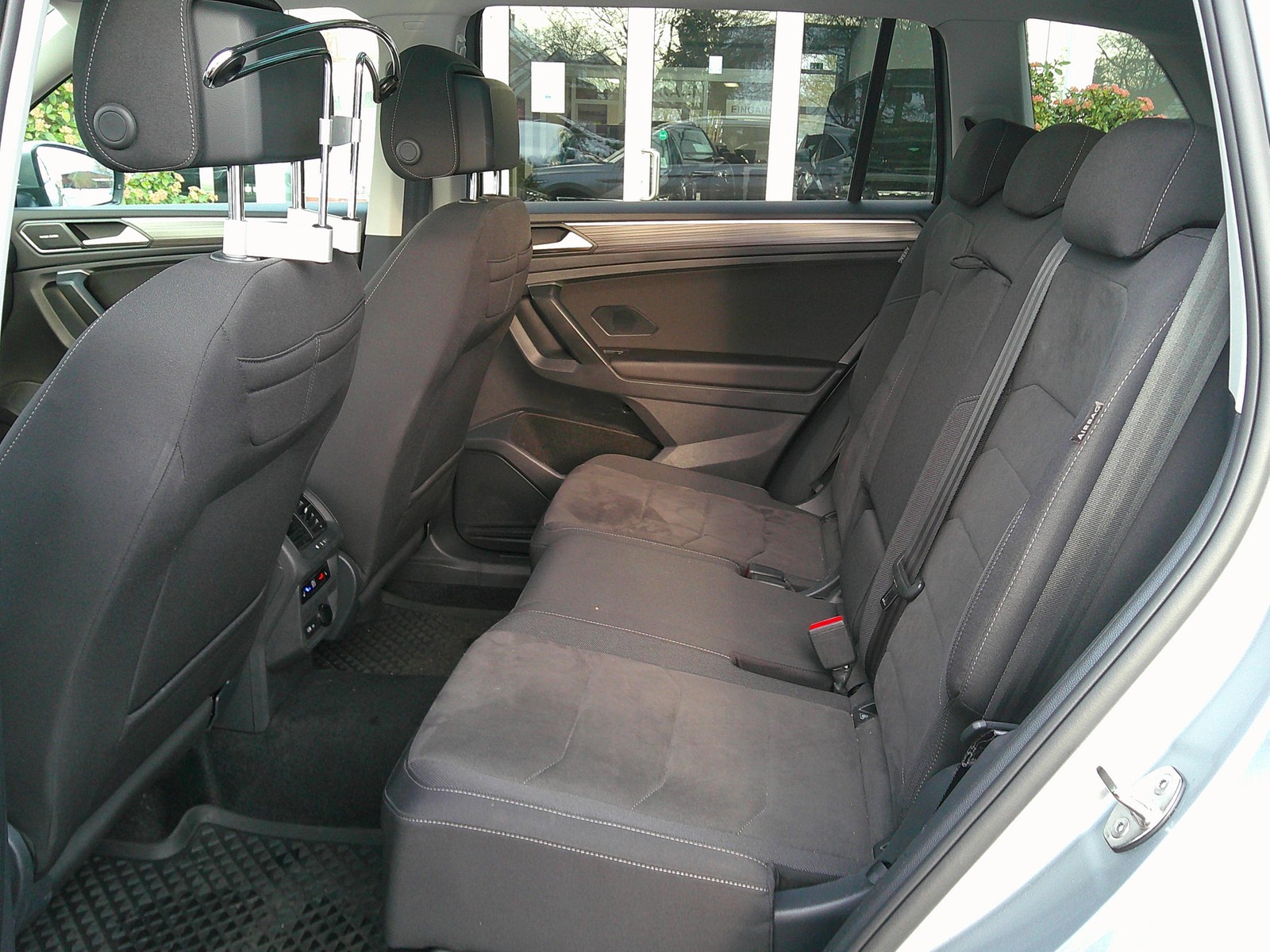 VW - Tiguan Allspace 2,0 l TDI DSG+Kamera+Panorama_8