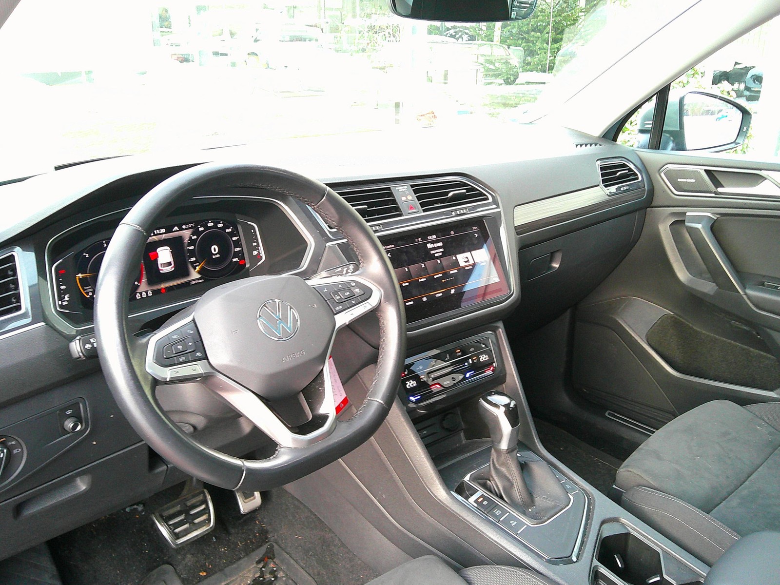 VW - Tiguan Allspace 2,0 l TDI DSG+Kamera+Panorama_3