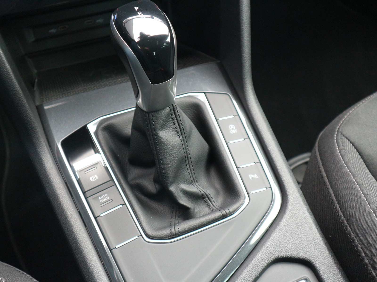 VW - Tiguan 2,0 TDI Elegance Matrix Navi AHK_13