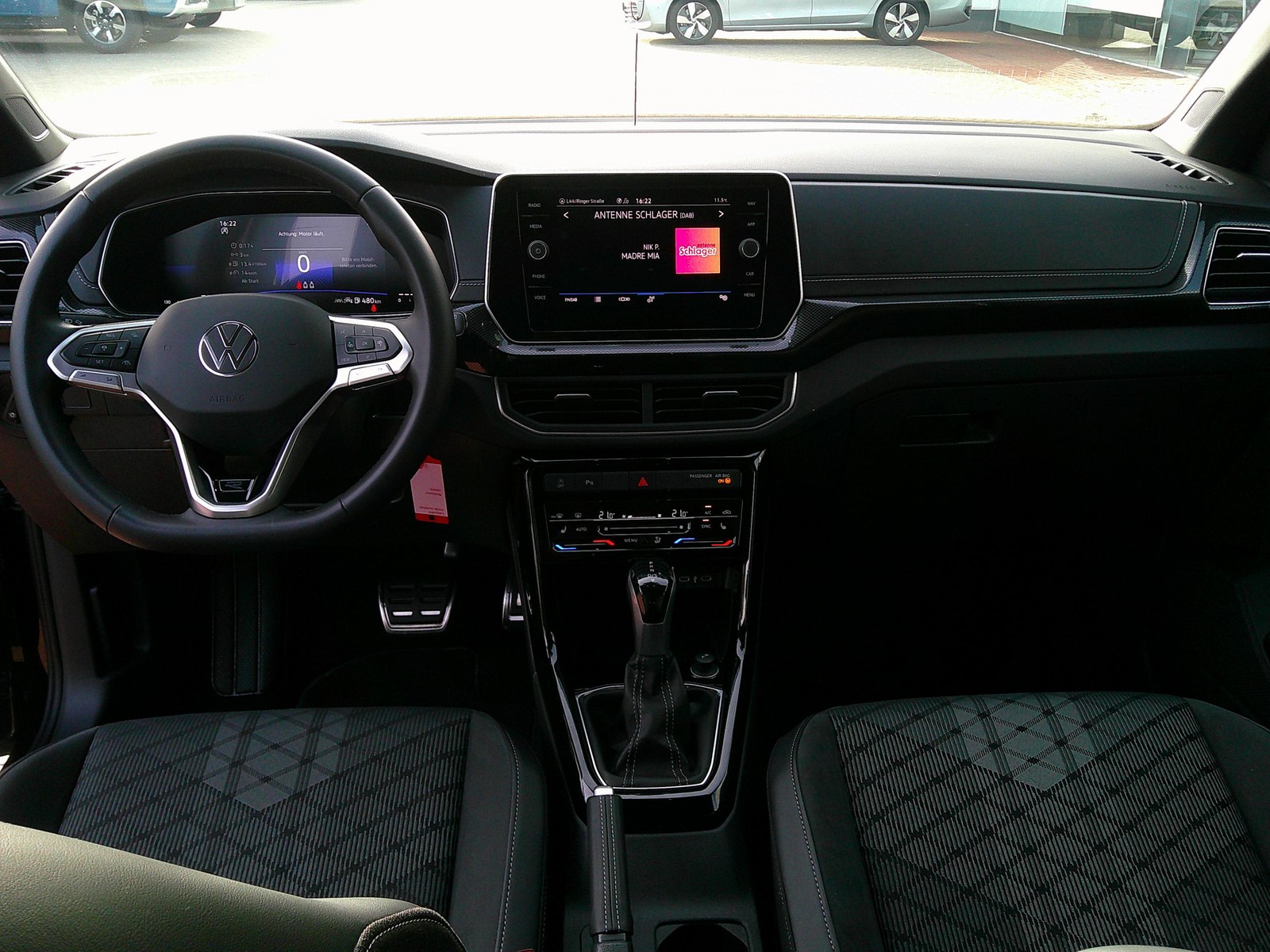 VW - T-Cross 1.5 TSI DSG R-Line KAMERA+ACC+MA-LED+AHK_5