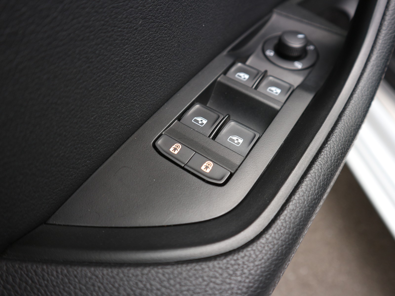 Skoda - Superb Combi 2.0 TDI DSG Premium Edition /AHK/LEDER/MASSAGE_18