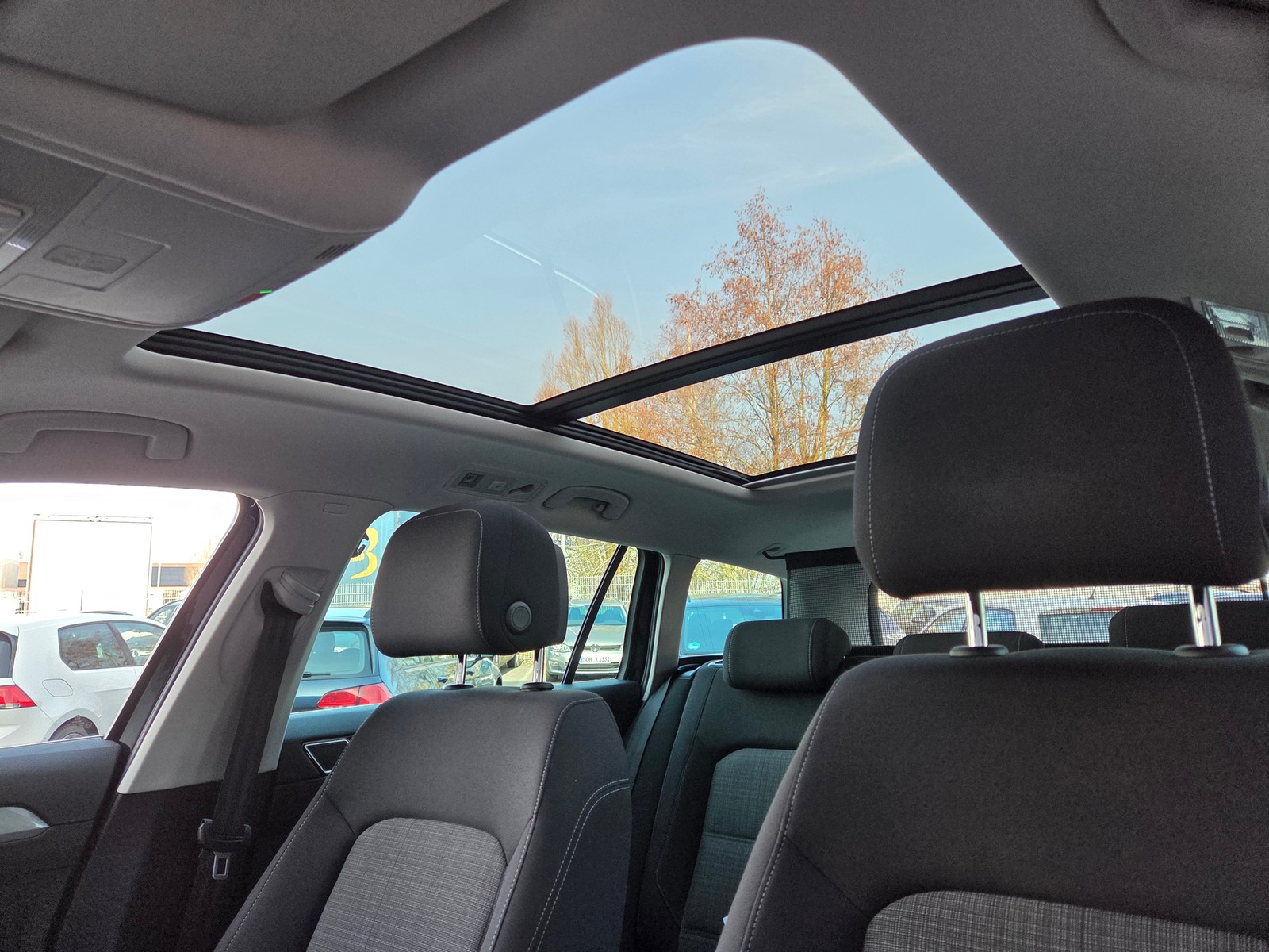 VW - Passat Variant 2.0 TDI Business /MATRIX/PANO/MOD22/IQDRIVE_17