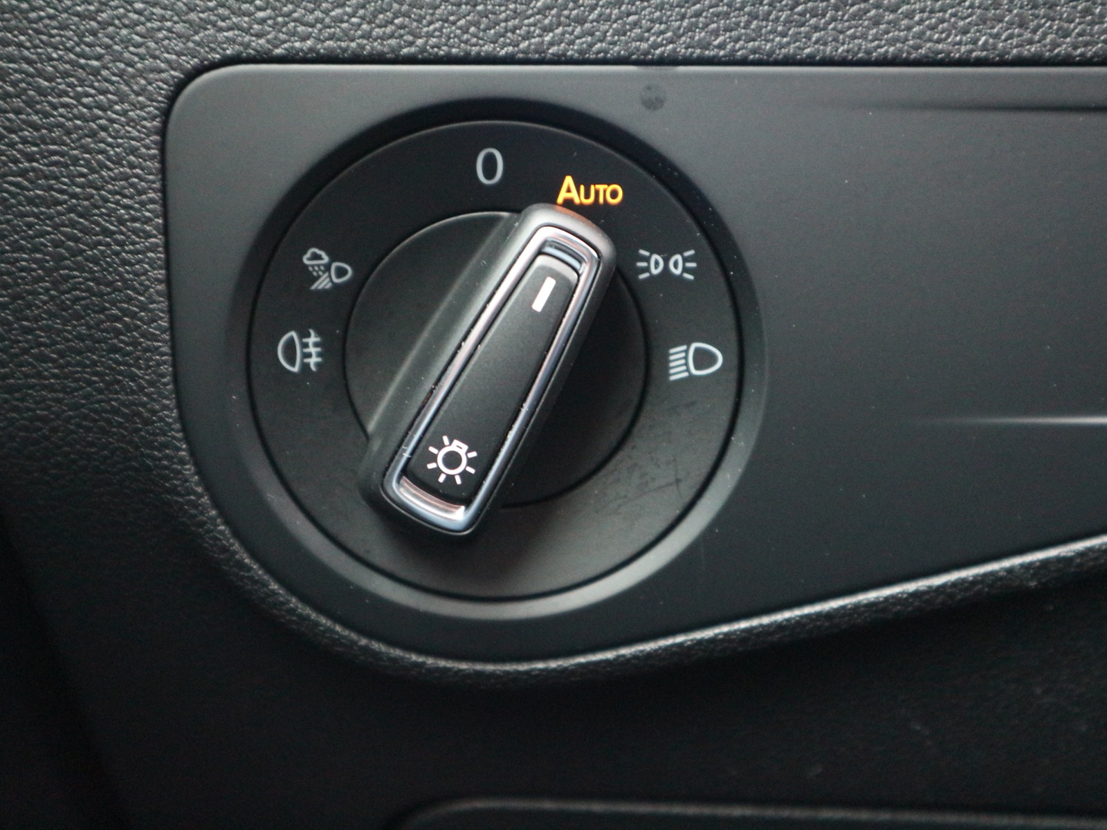 VW - Tiguan 2,0 TDI Elegance Matrix Navi AHK_14