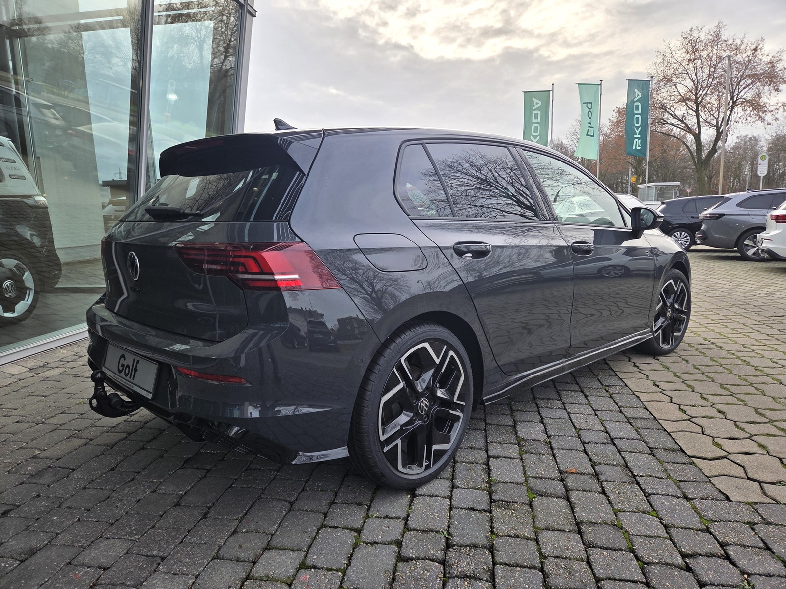 VW - Golf VIII Lim 1.5 eTSI R-Line AHK+NAVI+LED+Head-UP_15