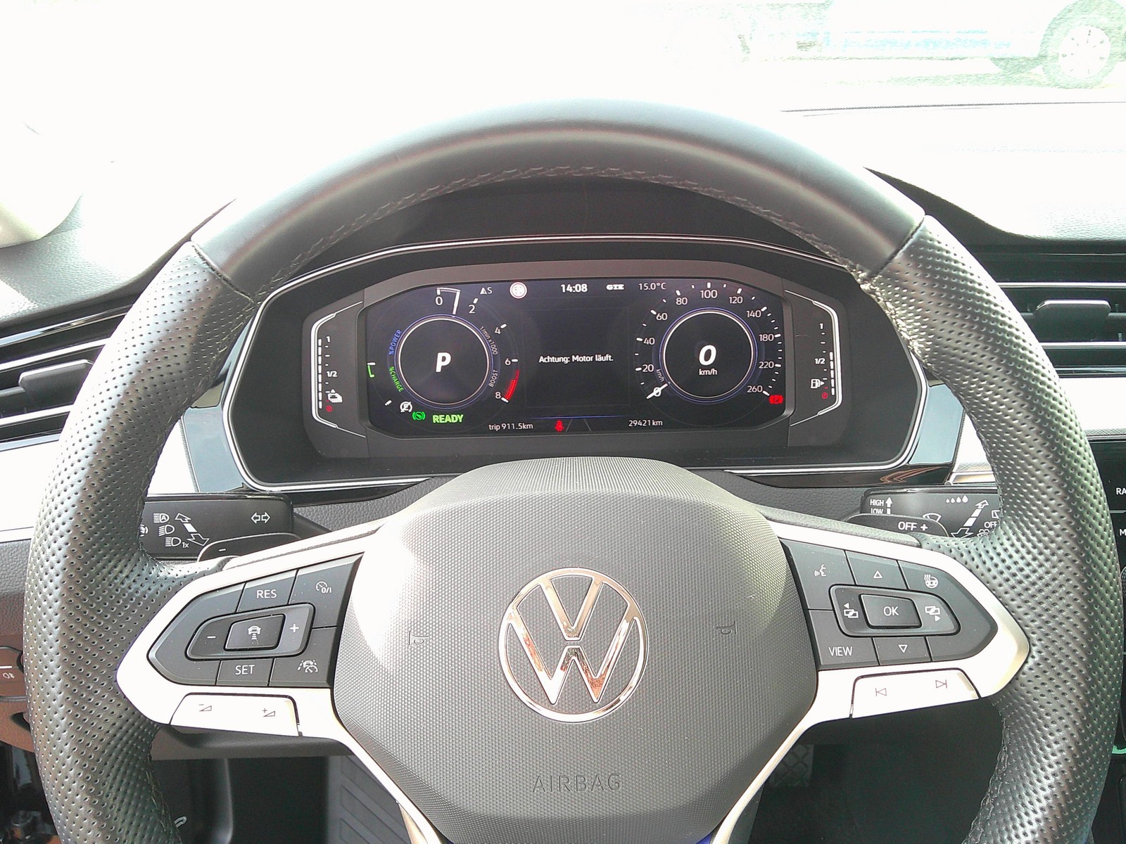 VW - Passat Variant GTE Matrix Navi AHK_3