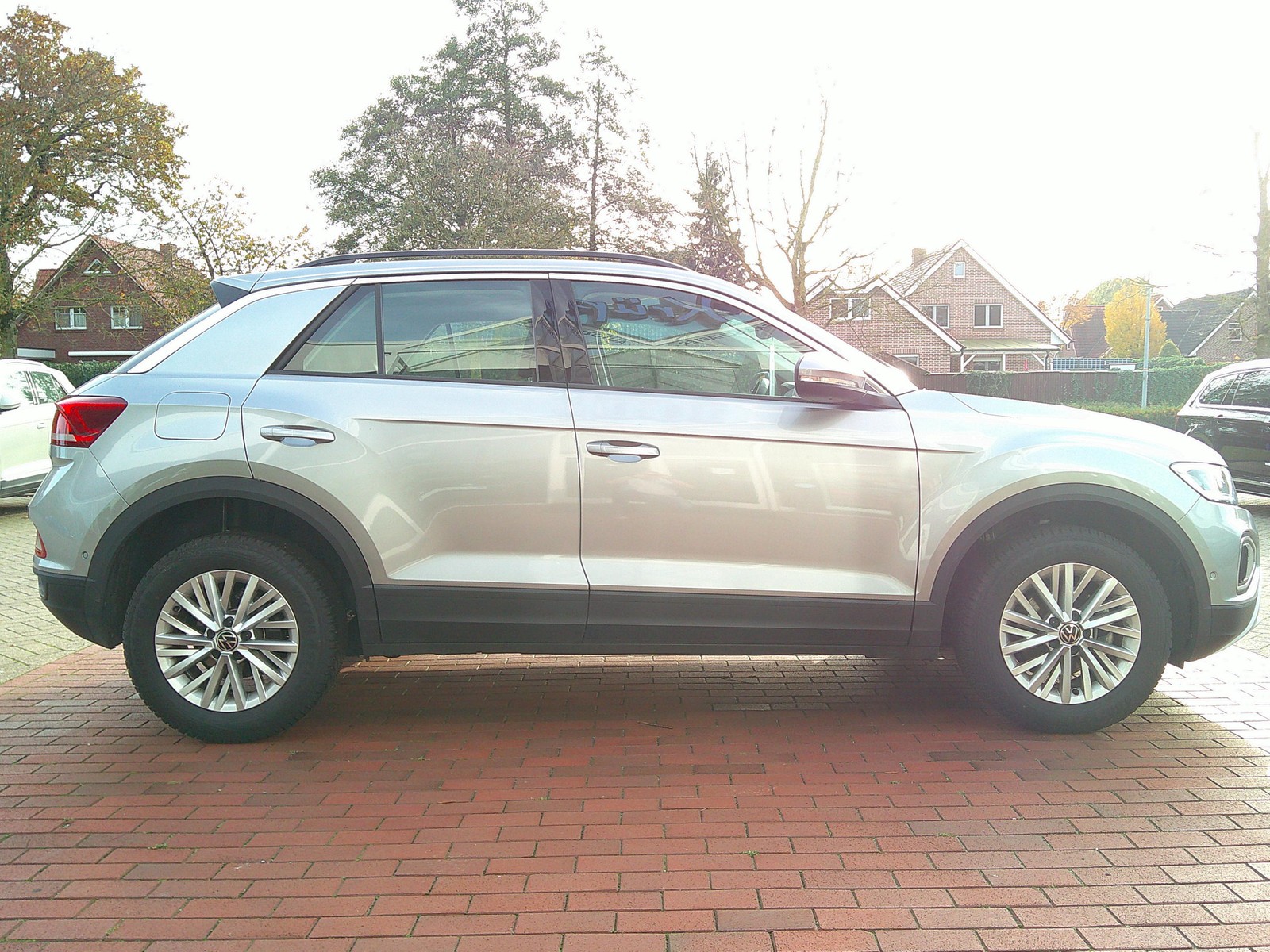 VW - T-Roc 2,0 TDI Life LED Navi Standheizung_14