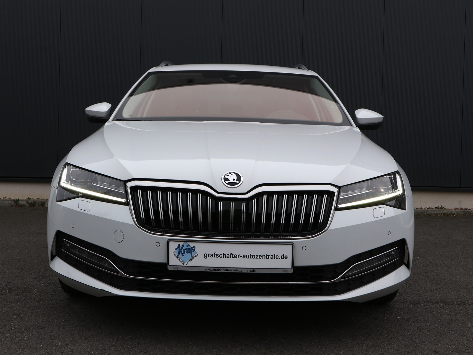 Skoda - Superb Combi 2.0 TDI DSG Premium Edition /AHK/LEDER/MASSAGE_25