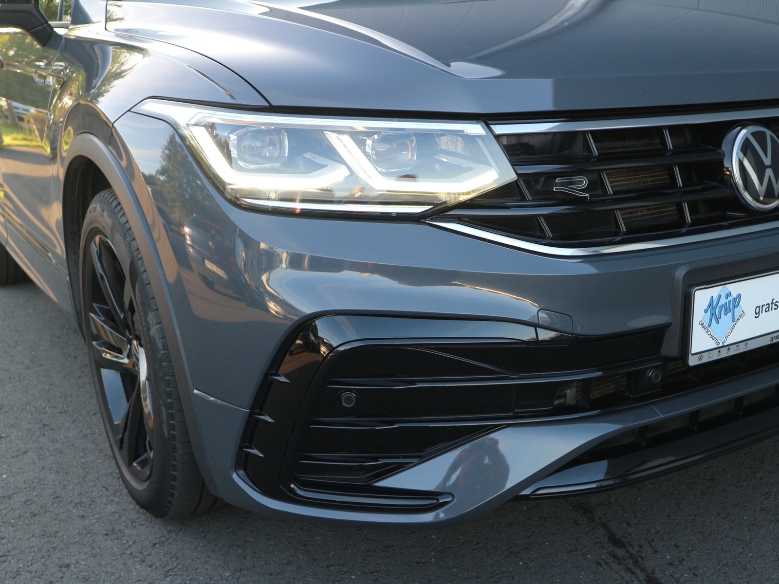 VW - Tiguan 2,0 TDI R-Line Black 4M /Matrix/AHK/KAM_18